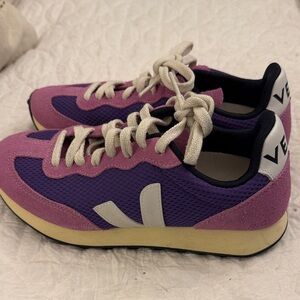 Veja Women's Purple Branco Sneaker